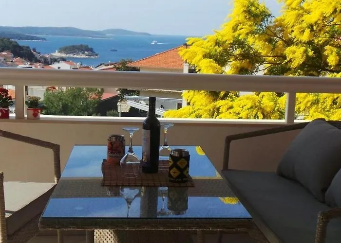 Apartman With Parking Space Hvar - 21877 *