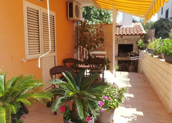 Apartman With Parking Space Hvar - 21877 *